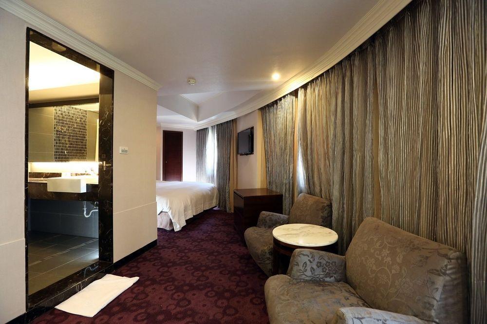 華麗大飯店ferrary Hotel Тайпей Екстериор снимка