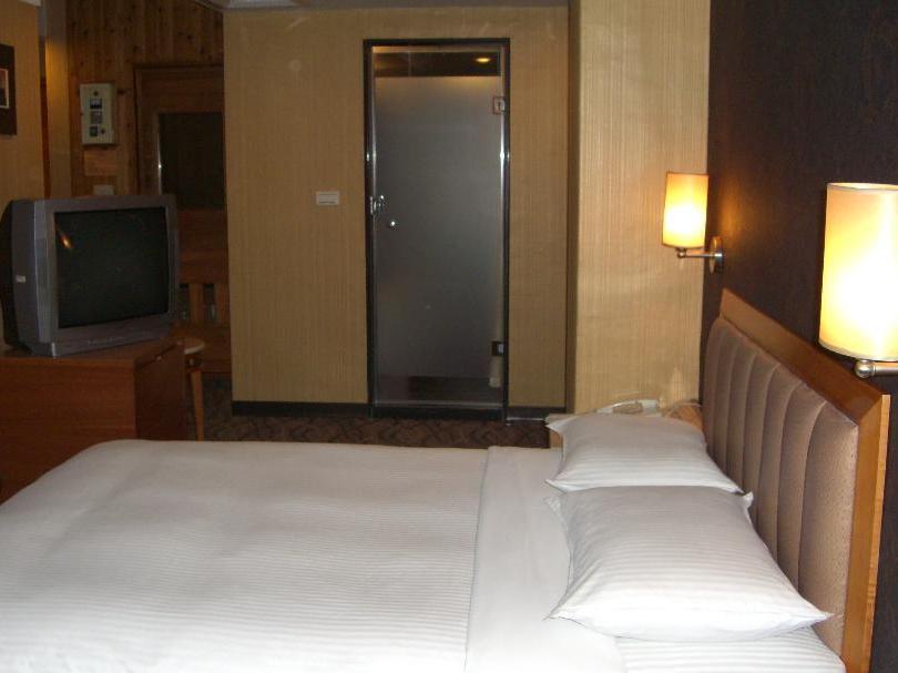 華麗大飯店ferrary Hotel Тайпей Екстериор снимка