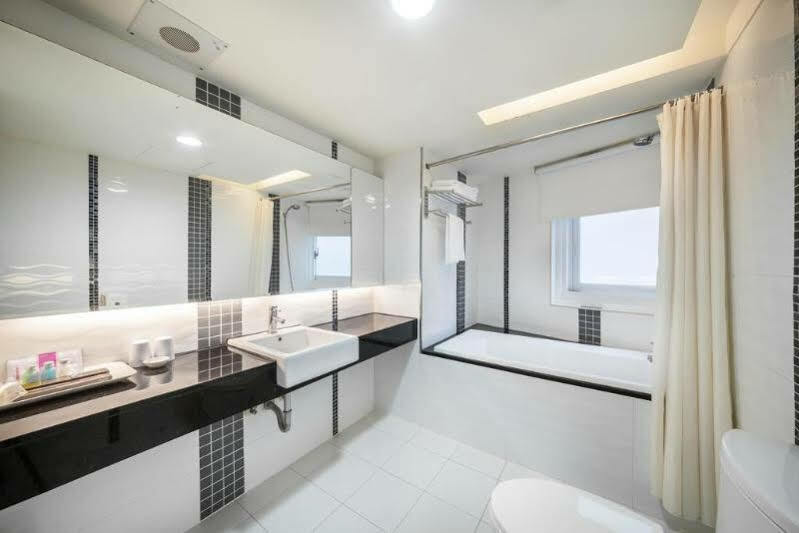 華麗大飯店ferrary Hotel Тайпей Екстериор снимка